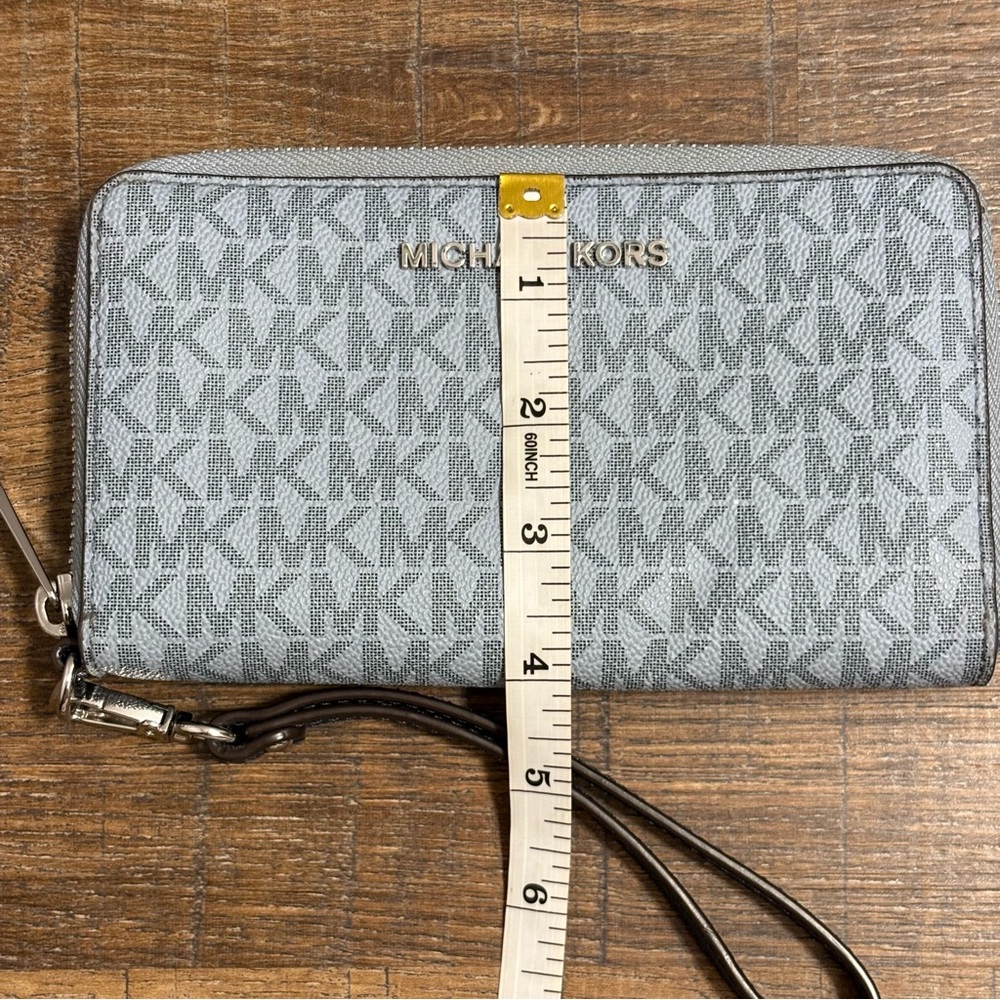 Michael Kors Monogram Pale Ocean Blue Wallet Wristlet - Picture 10 of 10